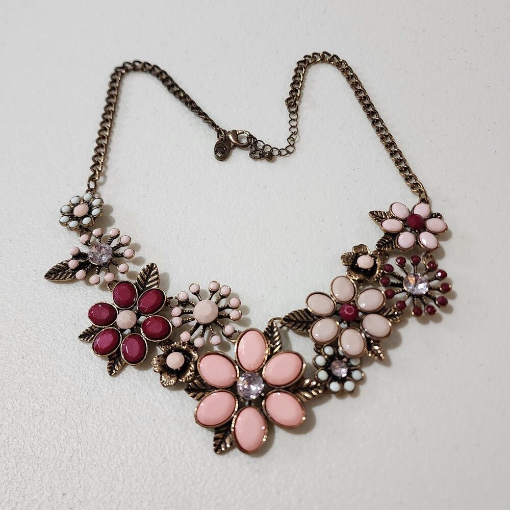 Charming Charlie Vintage Floral Enamel Statement Bib Necklace - Picture 4 of 9